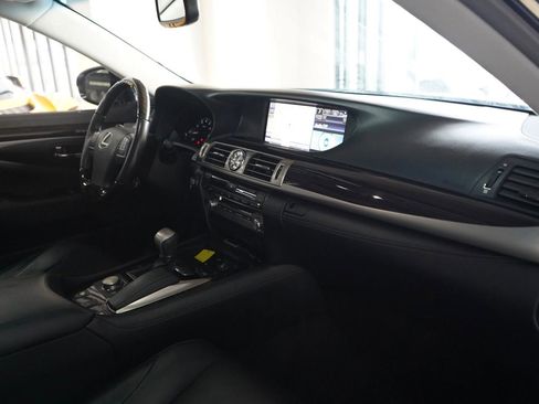 Used 2014 Lexus LS 460 RWD image 17