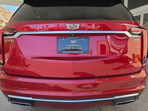 Used 2023 Cadillac XT6 Premium Luxury w/ LPO, Premium Carpet Package FWD image 33