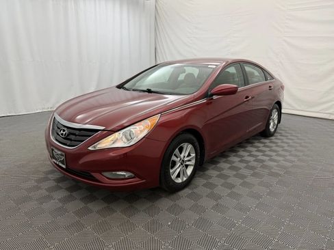 Used 2013 Hyundai Sonata GLS w/ Popular Equipment Pkg FWD image 2