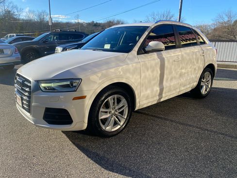 Used 2017 Audi Q3 2.0T Premium image 4