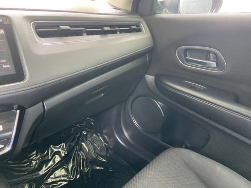 Used 2017 Honda HR-V EX image 28