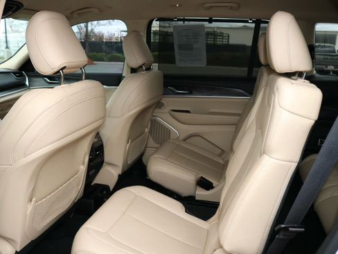 Used 2021 Jeep Grand Cherokee L Limited w/ Luxury Tech Group II image 25