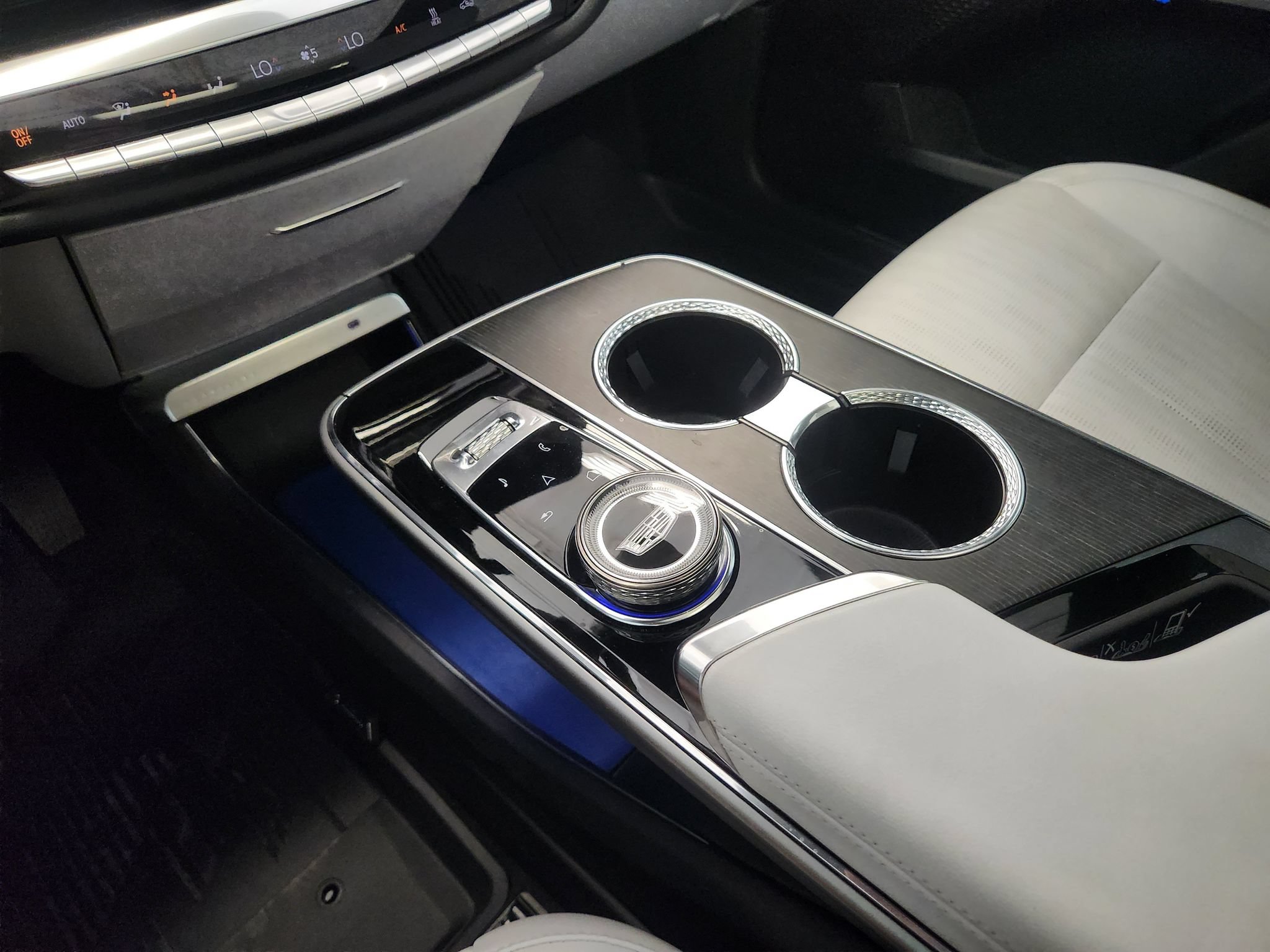 Used 2024 Cadillac Lyriq Luxury w/ LPO, Floor Liner Package RWD image 18