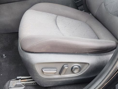 Used 2021 Toyota RAV4 XLE w/ Convenience Package AWD/4WD image 16
