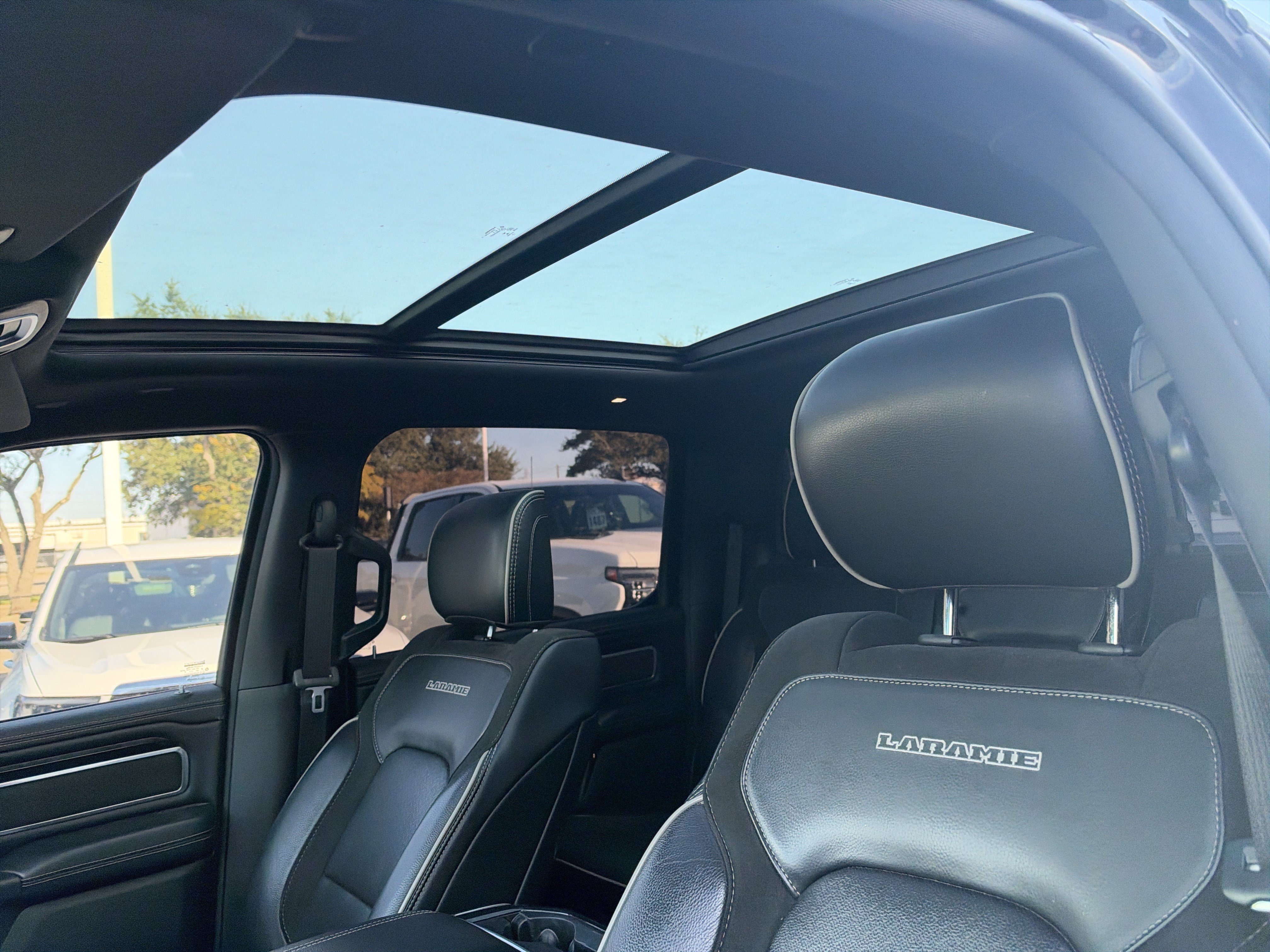 Used 2021 RAM 1500 Laramie w/ Sport Appearance Package AWD/4WD image 9