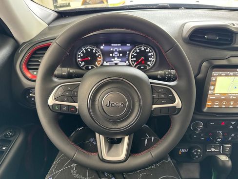 Used 2023 Jeep Renegade Trailhawk AWD/4WD image 17