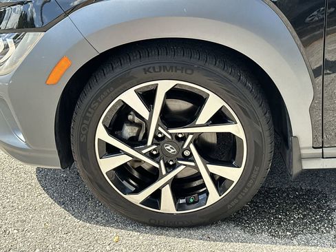 Used 2022 Hyundai Kona Limited image 8