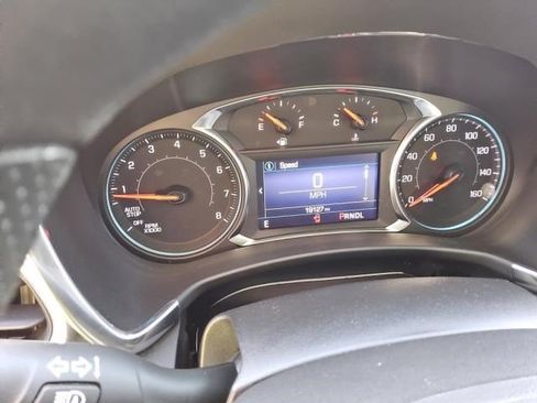 Used 2022 Chevrolet Equinox LS w/ LS Convenience Package FWD image 5