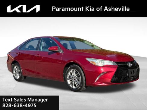 Used 2015 Toyota Camry SE image 1