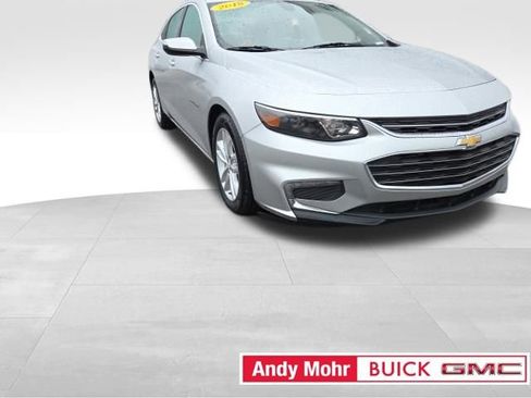 Used 2018 Chevrolet Malibu LT image 3