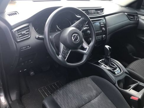 Used 2017 Nissan Rogue S AWD/4WD image 3
