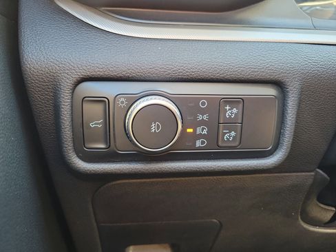 Used 2020 Ford Explorer XLT w/ Equipment Group 202A image 25