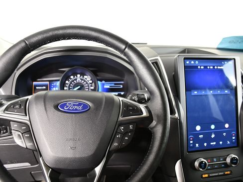 Used 2024 Ford Edge Titanium AWD/4WD image 16