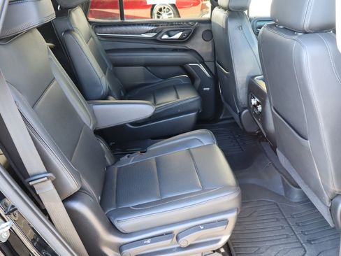 Used 2021 GMC Yukon Denali w/ Denali Premium Package image 37