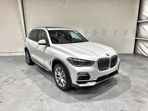Used 2019 BMW X5 xDrive40i w/ Executive Package AWD/4WD image 2