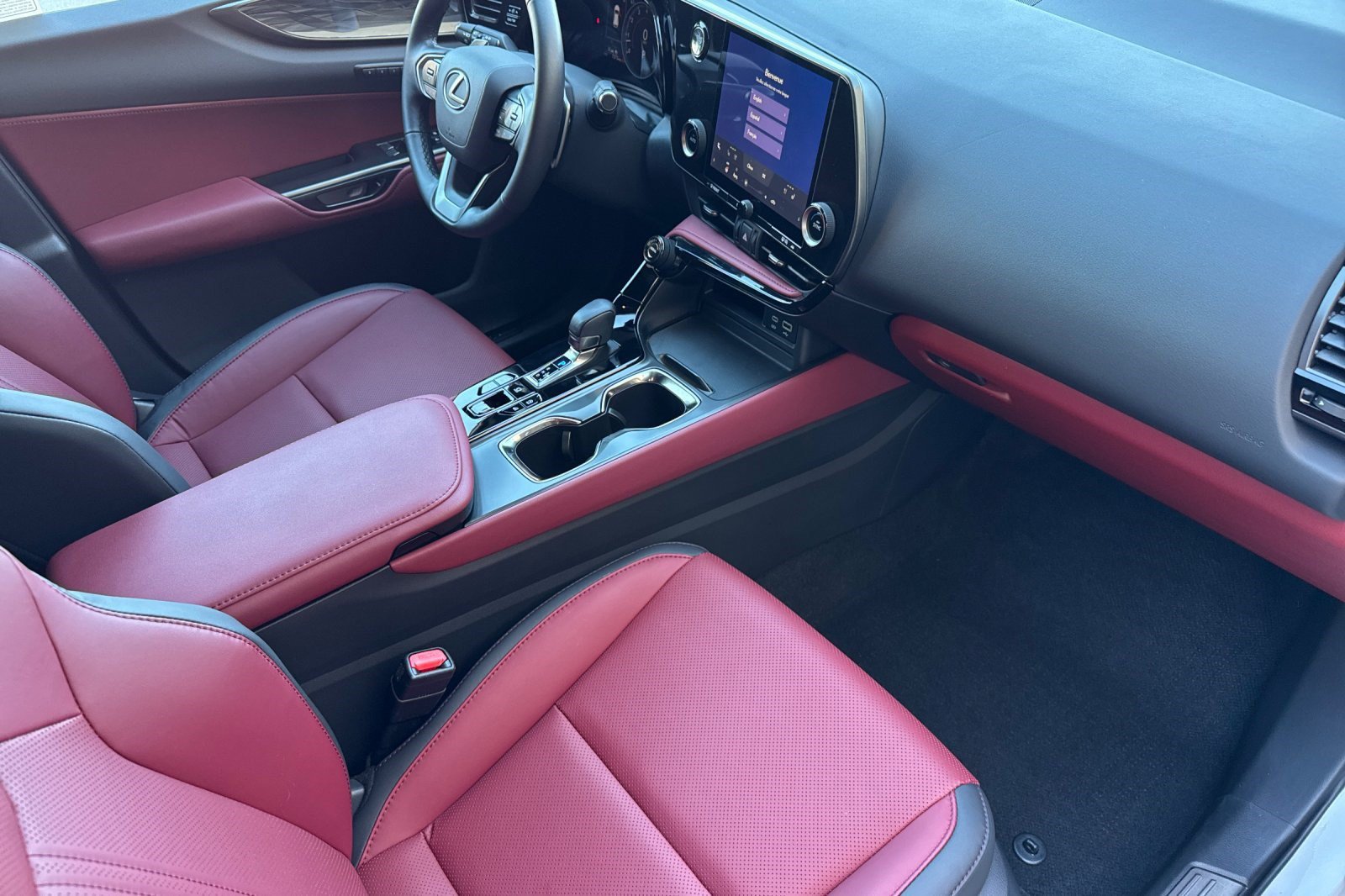 Used 2025 Lexus NX 250 AWD w/ Accessory Package (Z2) image 33
