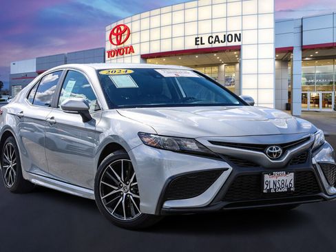 Certified 2024 Toyota Camry SE image 1