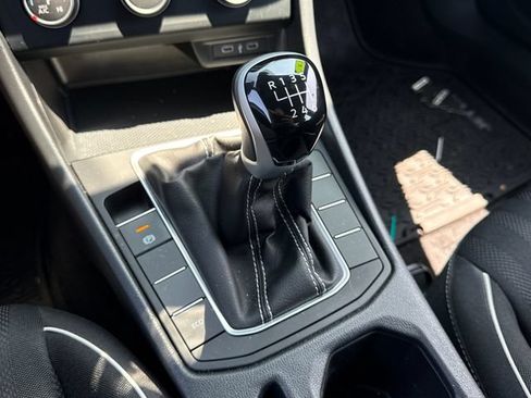 Used 2024 Volkswagen Jetta Sport FWD image 31