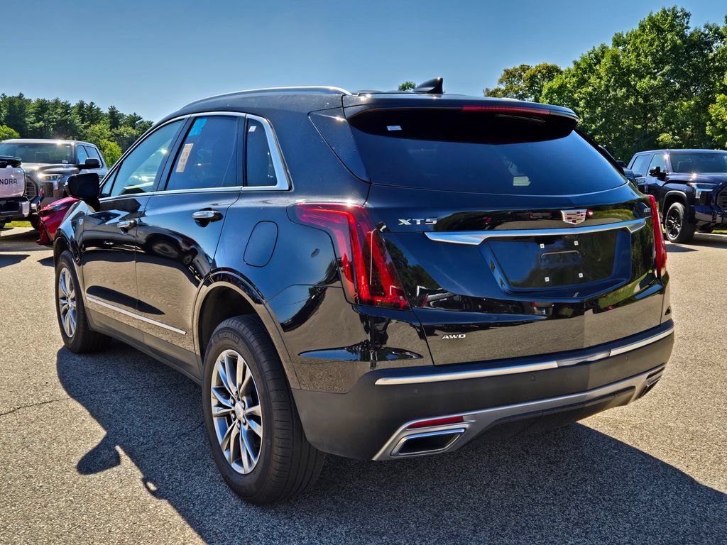 Used 2023 Cadillac XT5 Premium Luxury w/ Technology Package AWD/4WD image 3