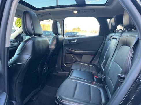 Used 2020 Ford Escape Titanium image 18