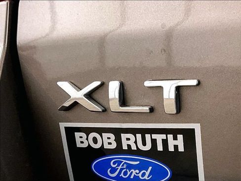 Used 2019 Ford Expedition XLT w/ Equipment Group 202A AWD/4WD image 14
