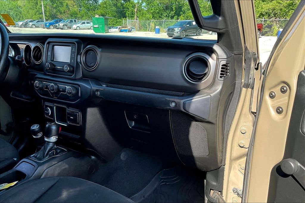 Used 2020 Jeep Gladiator Sport AWD/4WD image 16