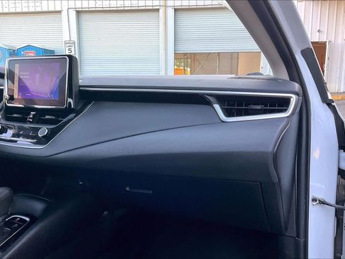 Used 2024 Toyota Corolla LE image 18