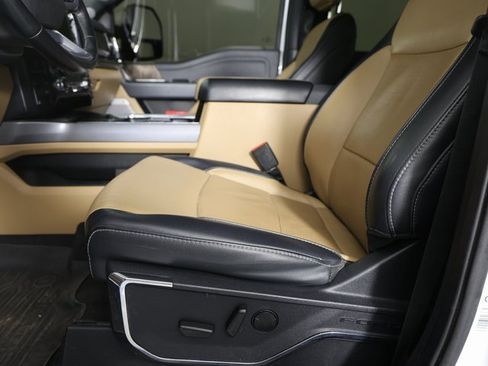 Used 2023 Ford F250 Lariat w/ Chrome Package image 12