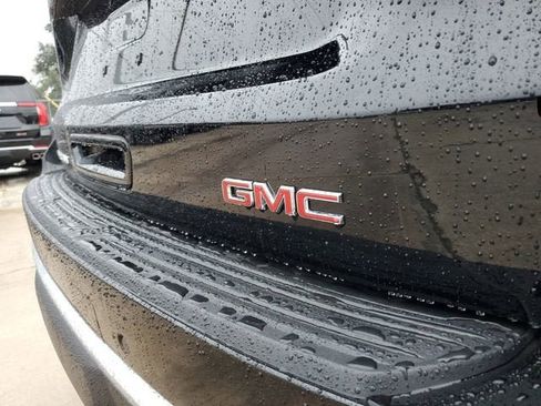New 2026 GMC Yukon Denali image 7