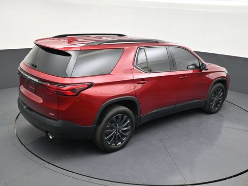 Used 2022 Chevrolet Traverse RS FWD image 18