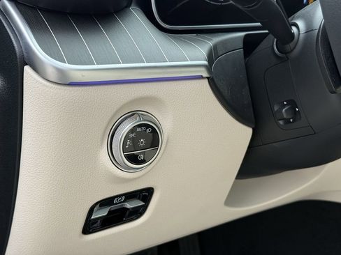 New 2026 Mercedes-Benz C 300 4MATIC Sedan image 16