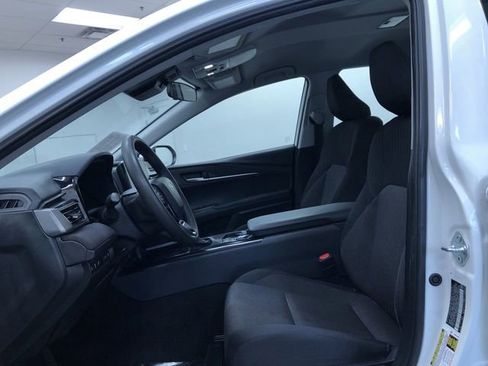 Used 2025 Toyota Camry LE image 19