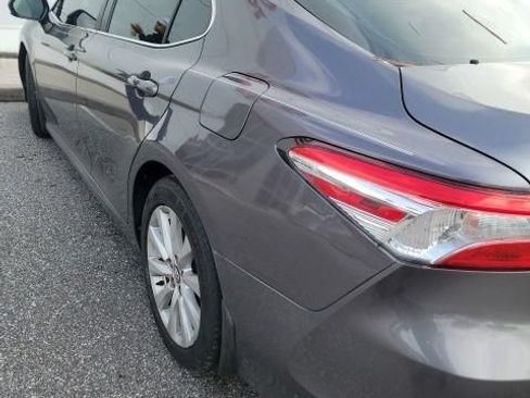 Used 2020 Toyota Camry LE FWD image 6