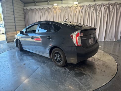 Used 2014 Toyota Prius Two image 6