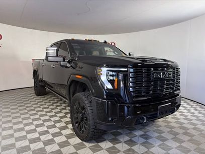 Used 2026 GMC Sierra 2500 Denali Ultimate w/ LPO, Black Badging Package