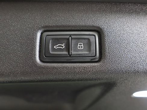 Used 2025 Audi Q5 Premium Plus w/ Premium Plus image 16