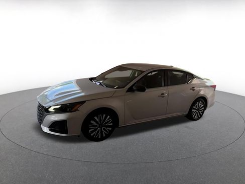 Used 2026 Nissan Altima 2.5 SV FWD image 8