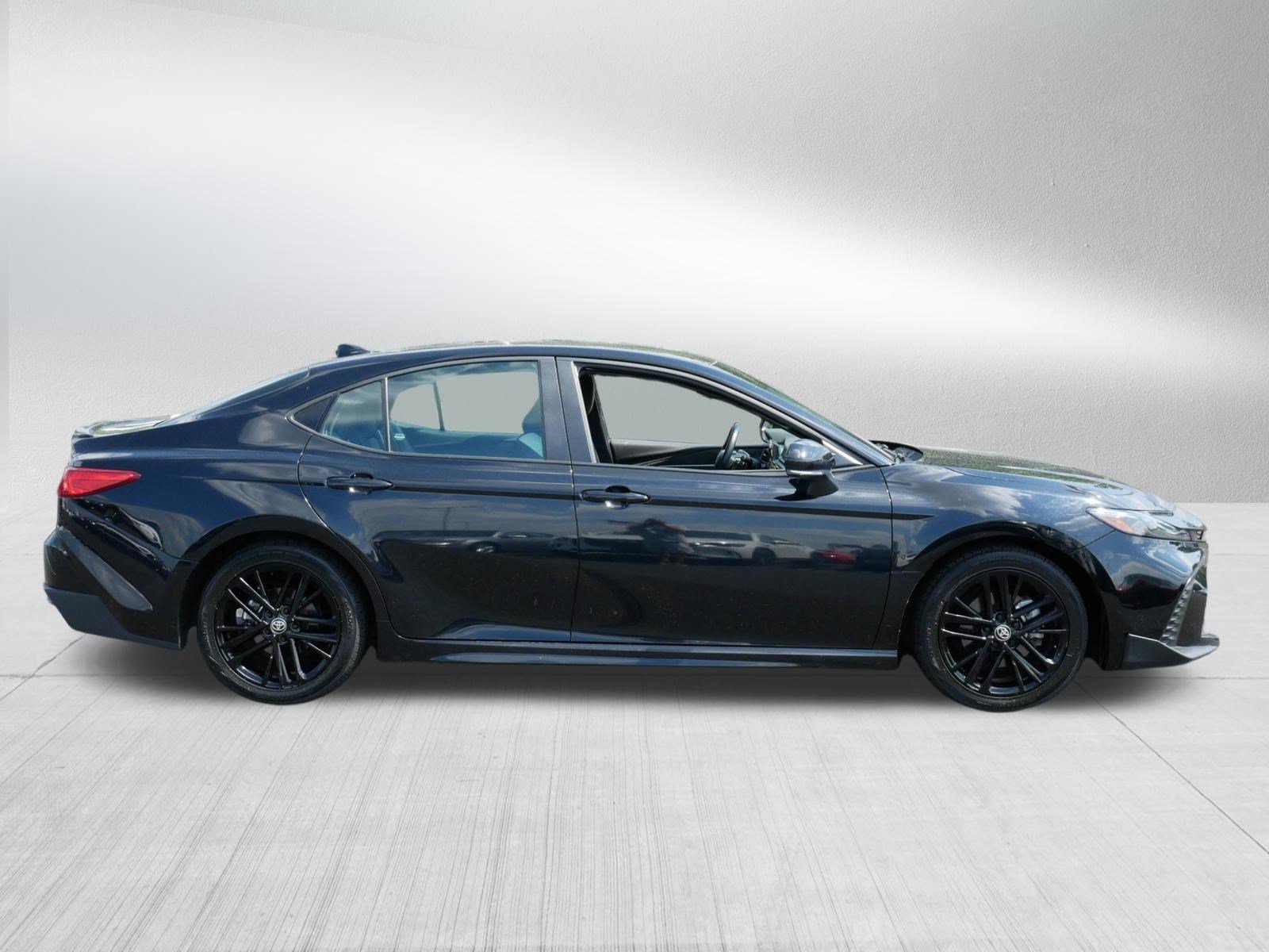 Certified 2025 Toyota Camry SE FWD image 8