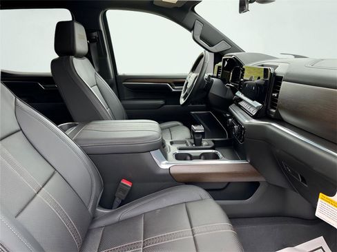 Used 2024 Chevrolet Silverado 1500 High Country w/ High Country Premium Package image 15