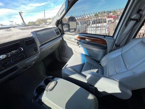 Used 2004 Ford F250 XLT image 29