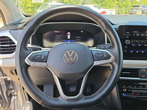 Used 2025 Volkswagen Taos SE AWD/4WD image 23