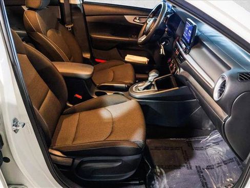 Used 2024 Kia Forte LXS w/ LXS Technology Package image 25