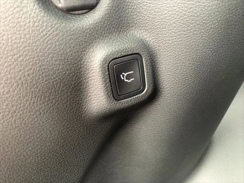 New 2025 Jeep Compass Latitude w/ Convenience Group image 31