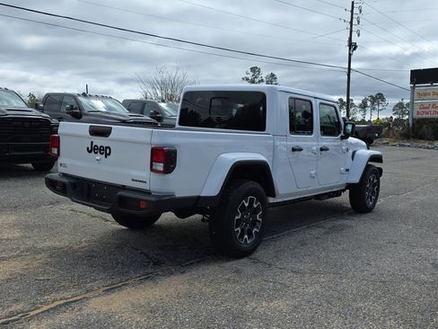 New 2026 Jeep Gladiator Sahara image 5