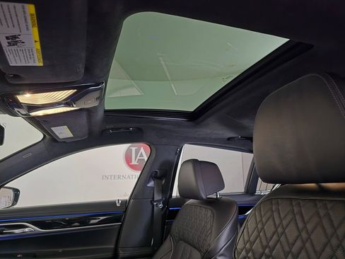 Used 2019 BMW 750i xDrive image 19