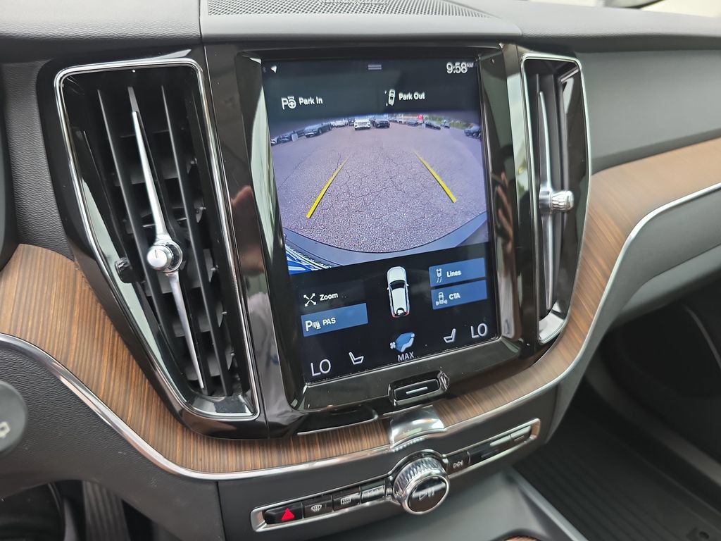 Used 2019 Volvo XC60 T6 Momentum w/ Multimedia Package AWD/4WD image 33