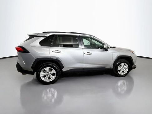 Used 2020 Toyota RAV4 XLE w/ Convenience Package FWD image 8
