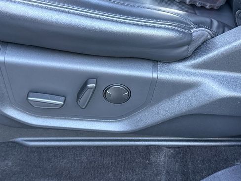 Used 2022 Ford Expedition XLT image 19