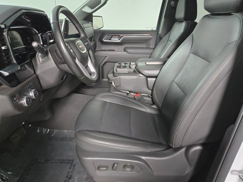 Used 2025 GMC Sierra 1500 SLT RWD image 10