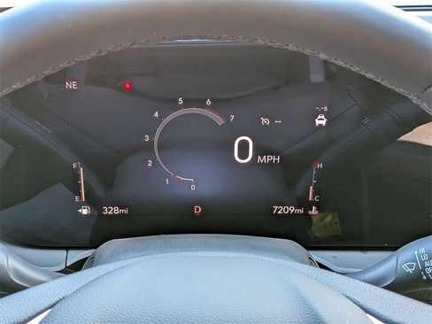 Used 2025 Buick Envista Preferred w/ Convenience I Package image 28